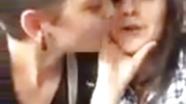 Je suis entré dans ma chatte humide avec mes doigts pornhub enceinte