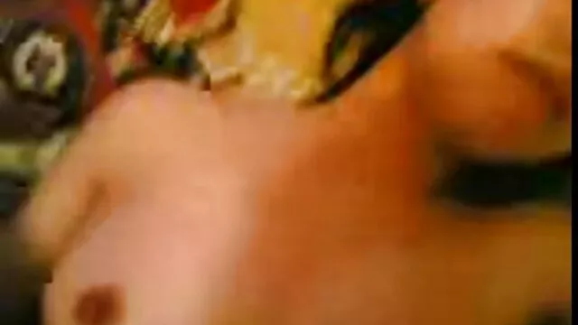 Salope mature mature enceinte nue a du plaisir hardcore avec un jouet mécanique