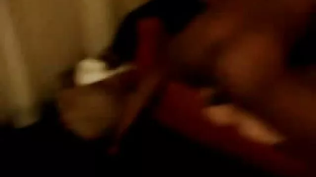 Robin a ramassé une jolie chienne à l'hôtel femme enceinte baiser de force