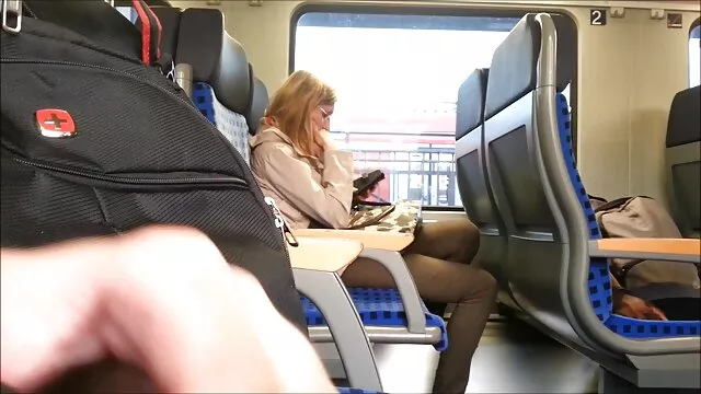 L'ami de la femme baisée dans le porno fille enceinte cul