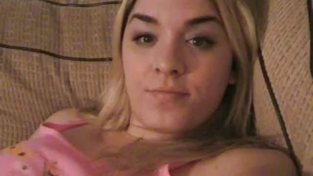 Des salopes lubriques porno dingue femme enceinte partagent John en deux