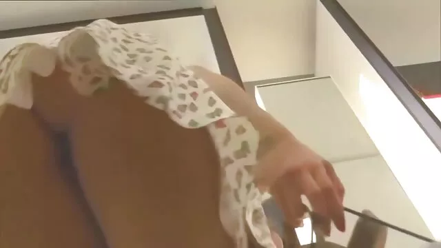 Une pute philippine lèche le video porn femme enceinte pénis