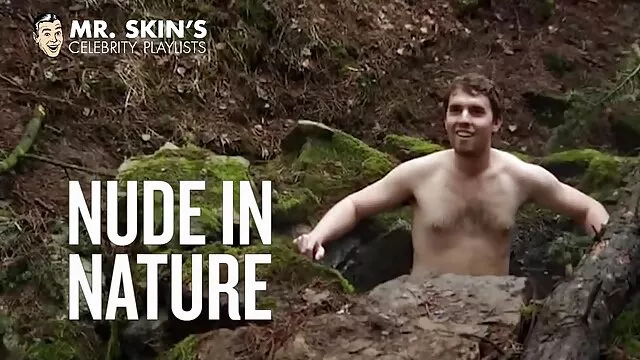 Modèle aux gros seins suce xxx enceint une bite