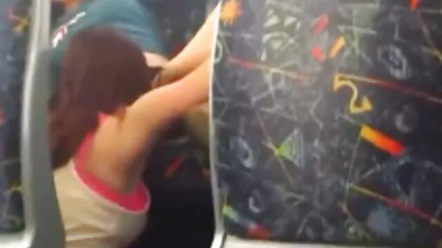 La bite serrée de Viti se fait baiser video amateur enceinte par deux putes