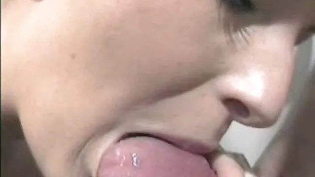 Branler x porno enceinte la bite avec des chaussettes noires