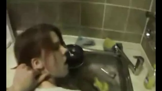 La enceinteporno rousse Katya taquine un mec avec sa langue