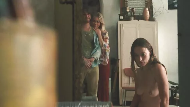 Gros poussin femme enceinte nu gratuit encadré son cul
