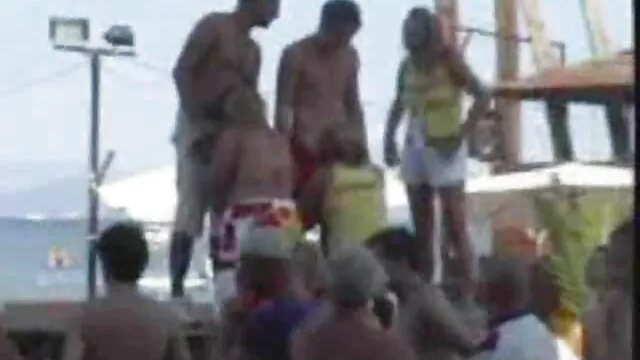 Vasya fait un gala une femme enceinte se fait baiser fétiche inoubliable