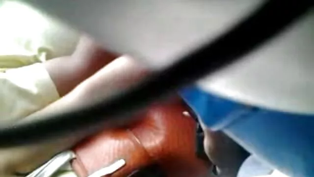 Ma femme se masturbe avec un strapon femme enceinte se fait baiser