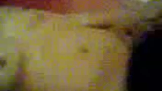 Plantureuse amie à moi femme enceinte voyeur se déshabillant