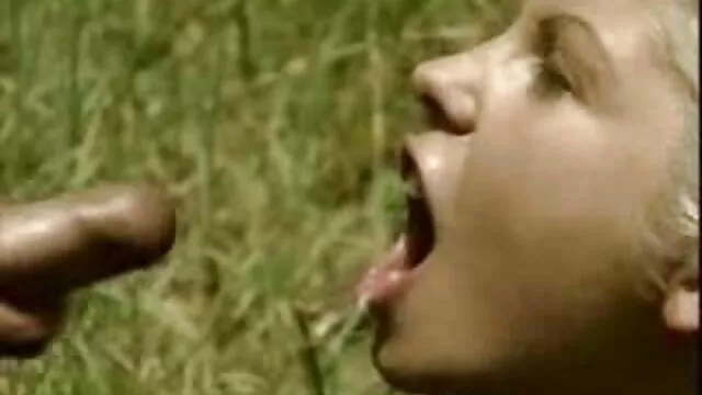 Une femme seule porno x femme enceinte joue une chatte