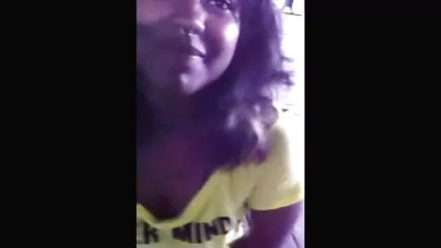 Ebony babe abaissant pornofemmeenceinte sa culotte suce une bite
