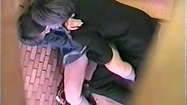 Le femme enceinte en porno professeur a séduit une jeune latina