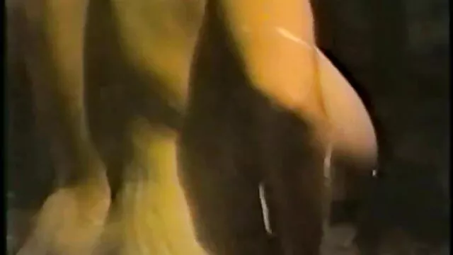 A pris le mec doucement dans sa bouche porno de la femme enceinte