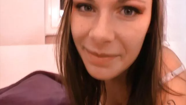Un monstre baise porno femme enceinte une brune aux gros seins