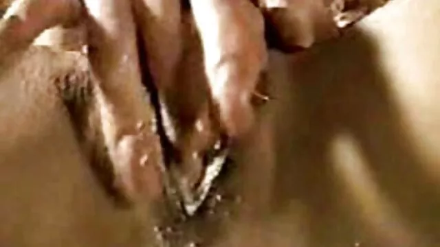 Une beauté timide perd sa virginité film porno avec des femmes enceintes anale