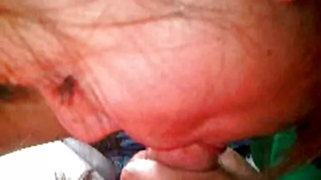 Deux copines montrent une succion video de sexe femme enceinte devant la caméra