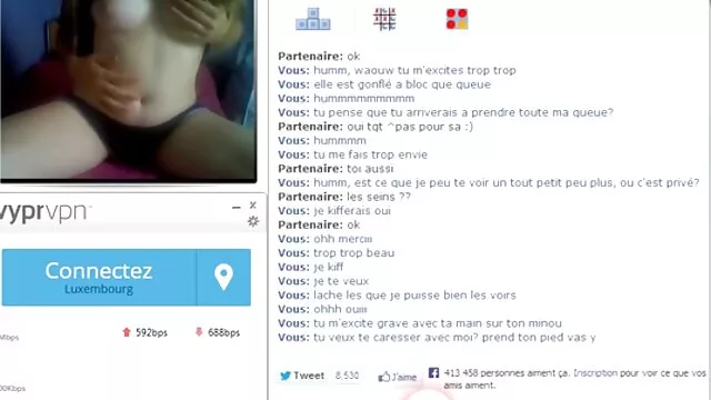 Blonde porno une femme enceinte mature suce une bite devant la caméra
