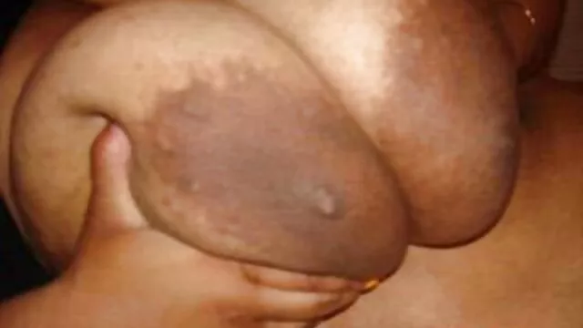 Couvert une chienne film porno de femme enceinte de crème au chocolat et baisée