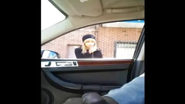 Jolie blonde se donne à sexe gratuit enceinte un mec