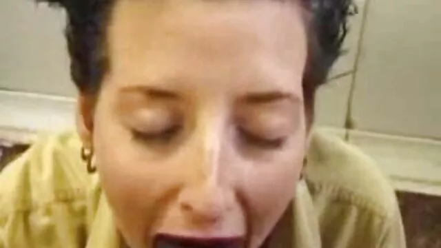 Alice apprend pono femme enceinte à sucer un pénis