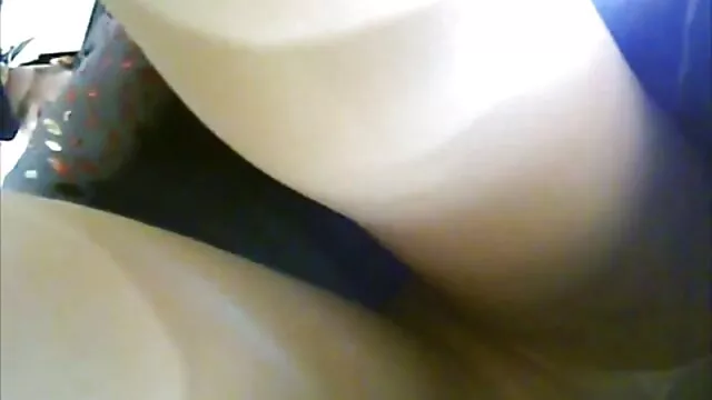 La chienne ouvre la bouche et avale xxx video femme enceinte du sperme chaud